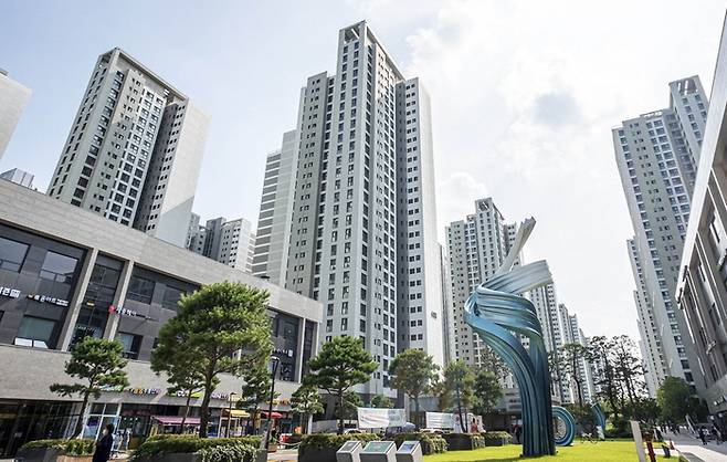 지난해 전용면적 40㎡ 이하 소형 아파트값 하락폭이 가장 컸던 반면 대형은 상대적으로 미미했다. 사진은 서울 헬리오시티 전경. [매경DB]