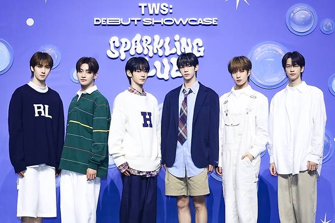 플레디스 신인 보이그룹 투어스가 22일 오후 서울 용산구 블루스퀘어 마스터카드홀에서 데뷔 쇼케이스를 열었다. 플레디스 제공