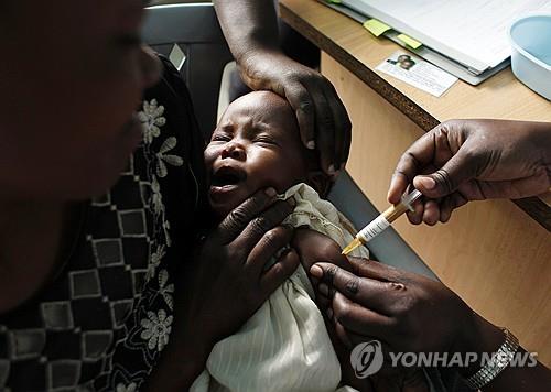 카메룬, 어린이 말라리아 백신 접종 시작 [AP 연합뉴스 자료사진. 재판매 및 DB 금지]