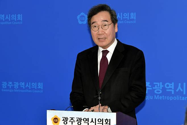 [광주=뉴시스] 이낙연 전 더불어민주당 대표가 24일 오후 광주시의회에서 기자회견을 갖고 신당 창당의 명분을 설명하고 있다. 2024.01.24. photo@newsis.com *재판매 및 DB 금지