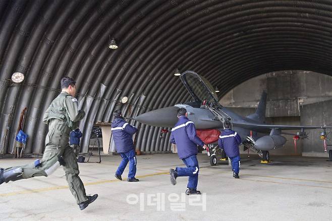 공군 20전투비행단 123대대 허남준 대위가 비상출격하고 있다. (사진=국방부)