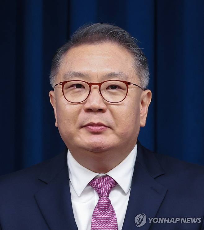 박상욱 대통령실 과학기술수석  (서울=연합뉴스) 진성철 기자 = 신설된 대통령실 과학기술수석에 임명된 박상욱 서울대 교수가 25일 서울 용산 대통령실 청사에서 소감을 말하고 있다. 2024.1.25 zjin@yna.co.kr