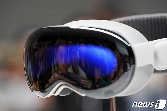 비전 프로 근접 사진, 애플은 5일(현지시간) 비전 프로를 공개했다. ⓒ 로이터=뉴스1 ⓒ News1 박형기 기자