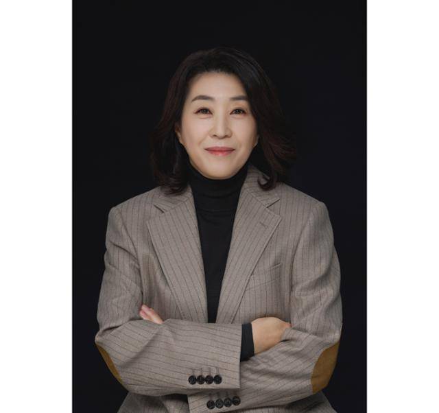 김미경이 자신과 출연작에 대한 다양한 이야기를 전했다. 씨엘엔컴퍼니 제공