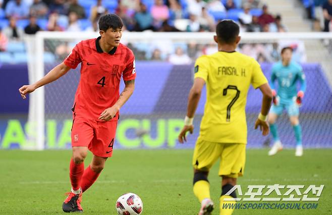 25일(현지시간) 카타르 알와크라 알자누브 스타디움에서 열린 2023 아시아축구연맹(AFC) 카타르 아시안컵 대한민국과 말레이시아의 경기. 김민재가 수비를 펼치고 있다. 알와크라(카타르)=박재만 기자pjm@sportschosun.com/2023.01.25/