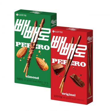 빼빼로 오리지널(오른쪽)과 아몬드[사진제공=롯데웰푸드]