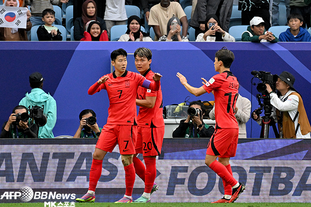 AFC 아시안컵 말레이시아전 3번째 득점 후 한국 선수들. 사진=AFPBBNews=News1