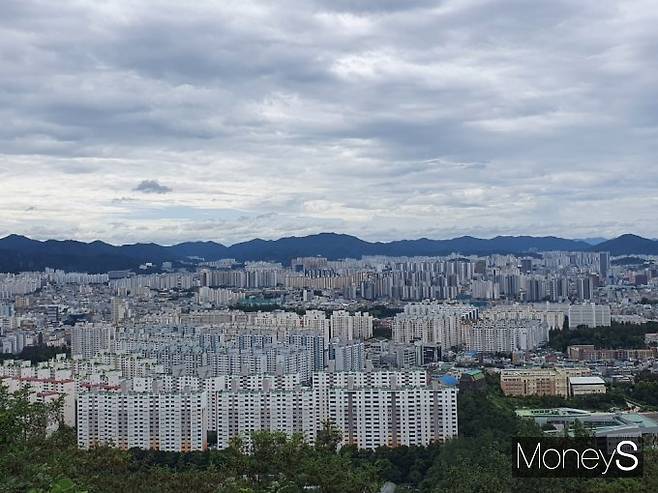 지난해 12월 광주·전남지역 미분양 주택은 전월보다 200가구이상 줄어든 것으로 나타났다. 광주광역시 문흥지구 아파트 단지/사진=머니S DB.