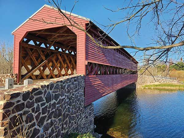 사치스 커버 다리.