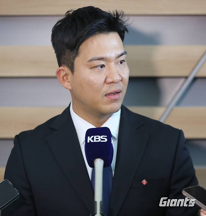 인터뷰에 임한 롯데 김민성. 사진제공=롯데 자이언츠