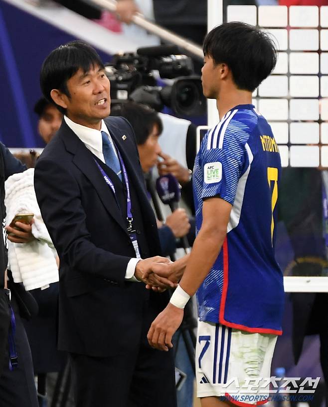 31일(현지시간) 카타르 도하 알투마마 스타디움에서 열린 2023 아시아축구연맹(AFC) 카타르 아시안컵 16강전 바레인과 일본의 경기. 승리한 일본 모리야스 감독이 기뻐하고 있다. 도하(카타르)=박재만 기자 pjm@sportschosun.com/2023.01.31/