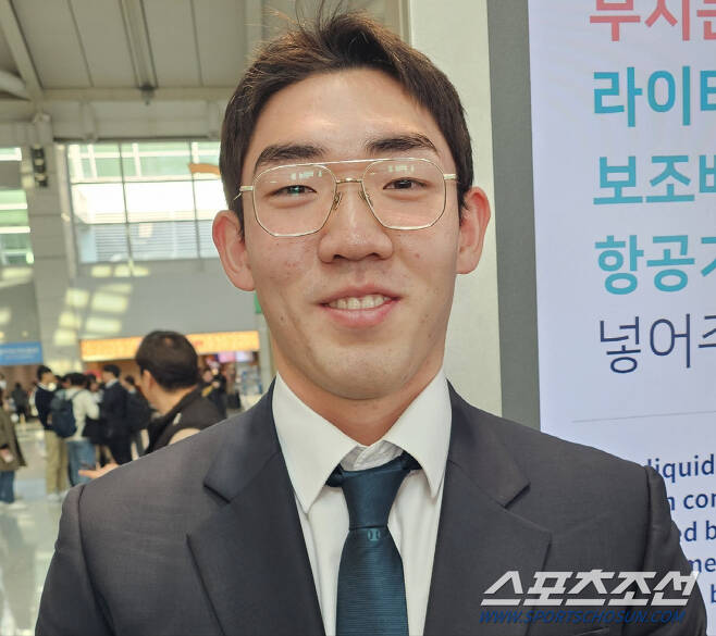 LG 트윈스 신인 투수 진우영이 인천공항을 통해 미국 애리조나로 전지훈련을 떠났다. 인천공항=권인하 기자