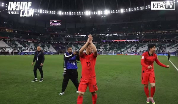 한국 응원석을 바라보고 세리머니를 펼치는 손흥민. ⓒKFATV_대한민국 축구 국가대표팀