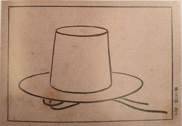 대한제국 시기 제작된 우리나라 최초의 국정 미술교과서 '도화임본(圖畵臨本)'의 그림은 휘문고의 미술교사이자 최초의 1컷 시사 삽화를 그렸던 화가 이도영(1884~1933)이 그린 것으로 추정된다. 국립중앙도서관 소장