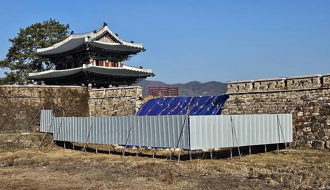 무너진 전라병영성 성벽  [강진군 제공·재판매 및 DB 금지]