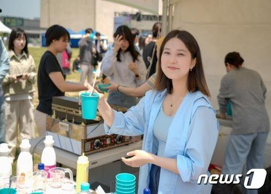 과거 다회용기 사용 등 친환경적인 대학 축제 선도 사례. (서울시 제공) ⓒ 뉴스1