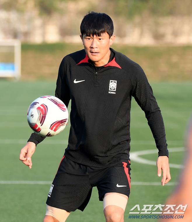 대한민국 축구대표팀이 1일(현지시간) 카타르 도하 알 아글라 트레이닝 센터에서 공식훈련을 진행했다. 김민재가 훈련을 소화하고 있다. 도하(카타르)=박재만 기자 pjm@sportschosun.com/2023.02.01/