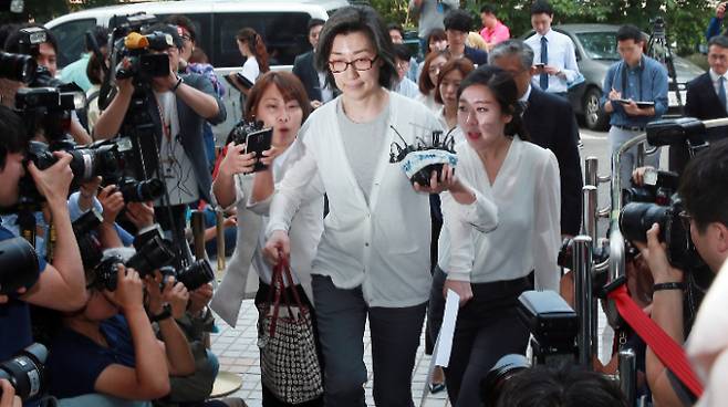 최은영 전 한진해운 회장이 2016년 6월14일 구속 전 피의자 심문에 출석하는 모습. /사진=머니투데이