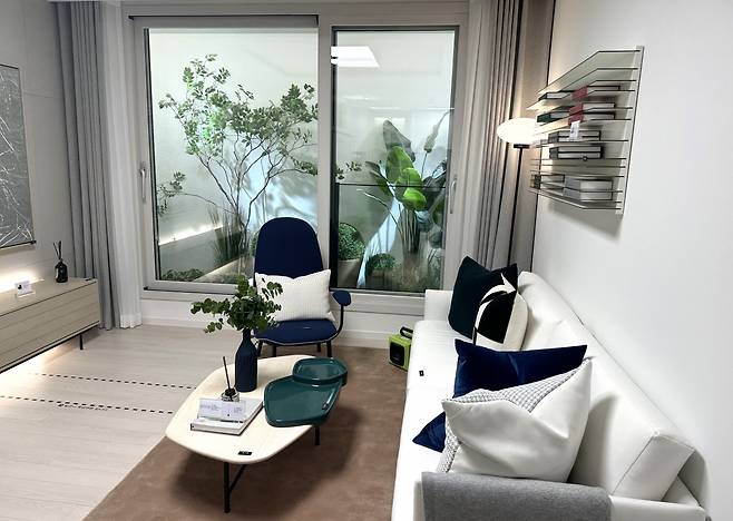 지난 2일 서울 강남구 자이갤러리에 마련된 ‘메이플자이’ 견본주택 전용면적 59㎡A 유니트. [박로명 기자]