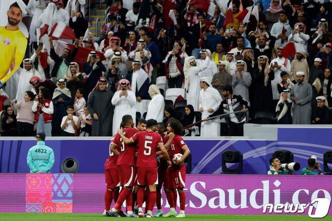 2회 연속 아시안컵 준결승에 진출한 카타르. ⓒ AFP=뉴스1