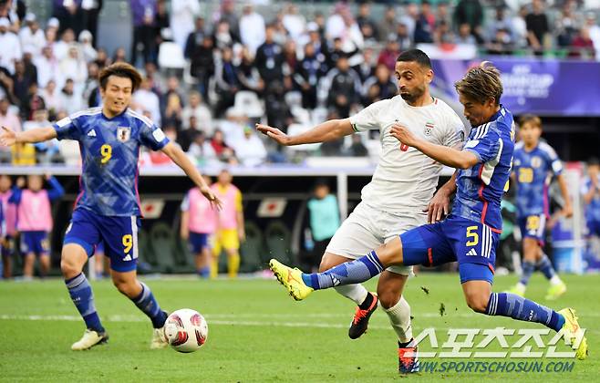 3일(현지시간) 카타르 알라이얀 에듀케이션 시티 스타디움에서 열린 2023 아시아축구연맹(AFC) 카타르 아시안컵 8강전 이란과 일본의 경기. 일본 히데마사가 슈팅을 시도하고 있다. 알라이얀(카타르)=박재만 기자 pjm@sportschosun.com/2023.02.03/