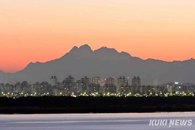 일산대교서 바라본 일산신도시 아침 풍경