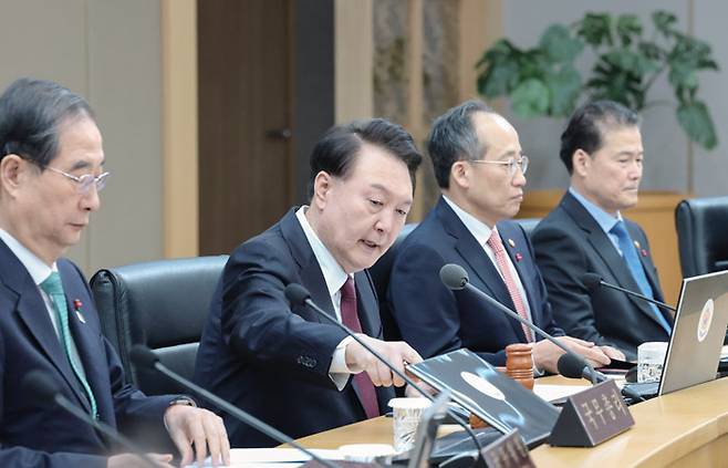 문재인 정부도 윤석열 정부도 건강보험 재정 국고 지원 비율을 지키지 않았다.[사진=뉴시스]