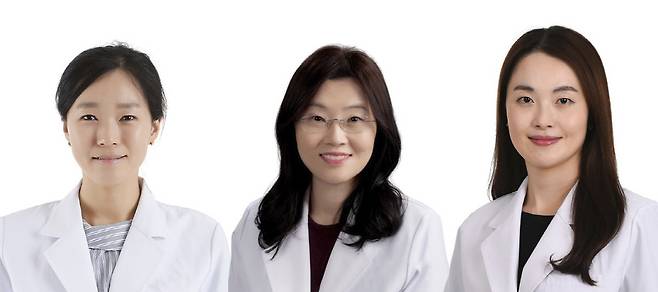 왼쪽부터 유혜원 교수, 홍수진 교수, 김신희 교수