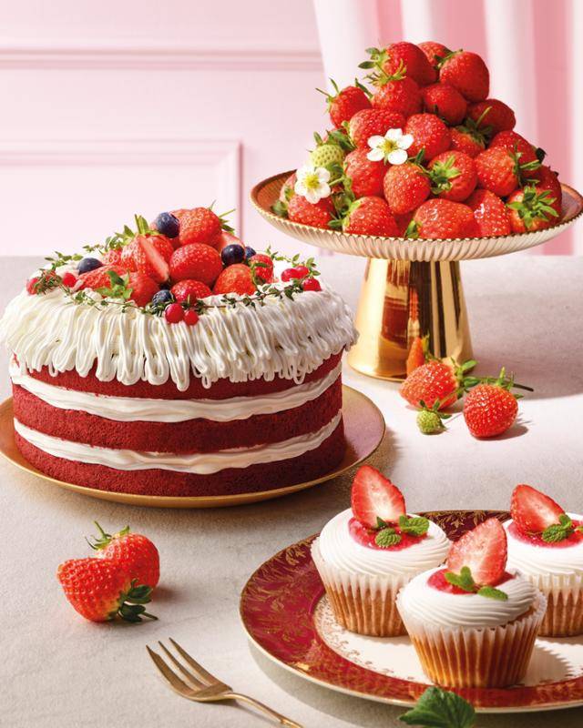 애슐리퀸즈에서 진행 중인 딸기뷔페 '살롱 드 스트로베리'에 제공되는 메뉴 이미지. 이랜드이츠 제공