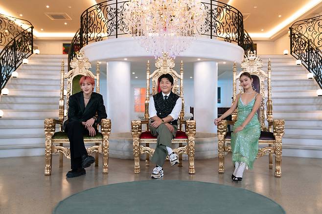 ‘슈퍼리치 이방인’ 스틸. (사진=넷플릭스 제공)