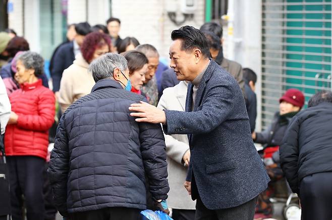 이상철 곡성군수, 전통시장 방문 [곡성군 제공. 재판매 및 DB 금지]