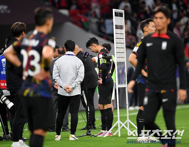 6일(현지시간) 카타르 알라이얀 아흐마드 빈 알리 스타디움에서 열린 2023 아시아축구연맹(AFC) 카타르 아시안컵 4강전 대한민국과 요르단의 경기. 경기에서 패한 대한민국 손흥민이 아쉬워하고 있다. 알라이얀(카타르)=박재만 기자 pjm@sportschosun.com/2023.02.06/