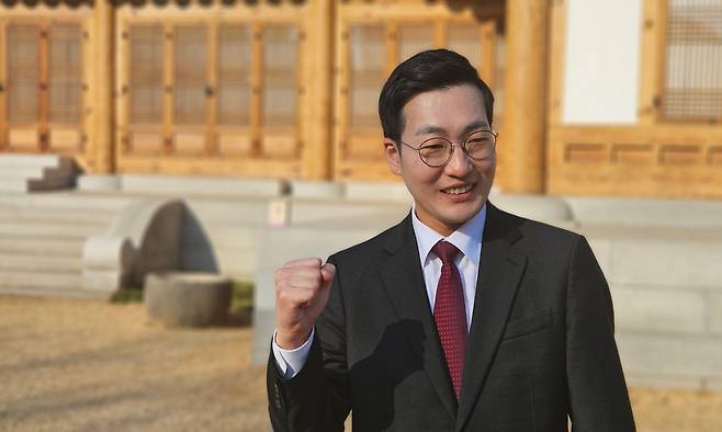 이동석 국민의힘 국회의원 충북 충주 예비후보가 지난달 29일 헤럴드경제와 인터뷰 사진을 촬영하고 있다. 박상현 기자