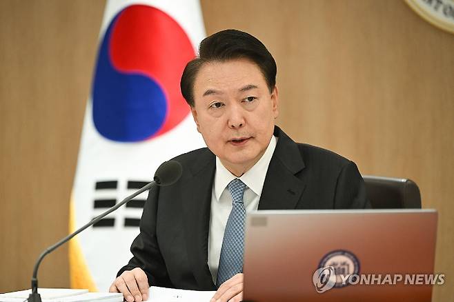 (서울=연합뉴스) 홍해인 기자 = 윤석열 대통령이 6일 서울 용산 대통령실 청사에서 열린 국무회의에서 발언하고 있다. 2024.2.6 [대통령실 제공. 재판매 및 DB 금지] hihong@yna.co.kr 연합뉴스