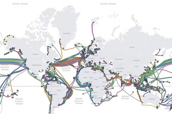 대륙과 국가를 연결하는 수중 케이블 지도
