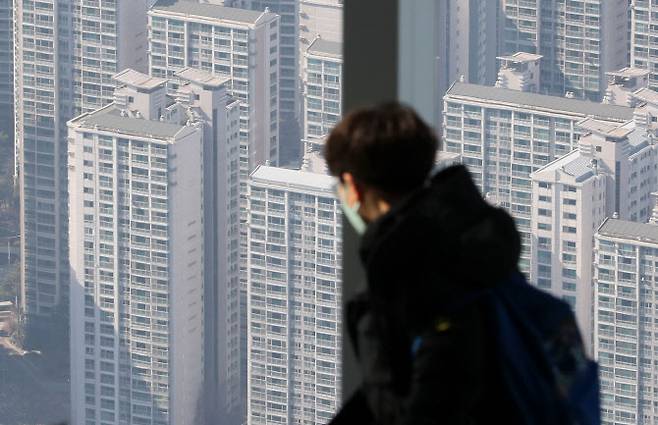 서울 송파구 롯데월드타워 서울스카이 전망대에서 바라본 서울 시내 아파트 모습 (사진=이데일리 방인권 기자)