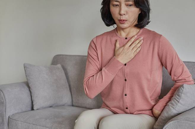 나이 들면 근육이 전반적으로 감소하며 호흡근도 약해지므로 미리 단련해야 한다./사진=게티이미지뱅크
