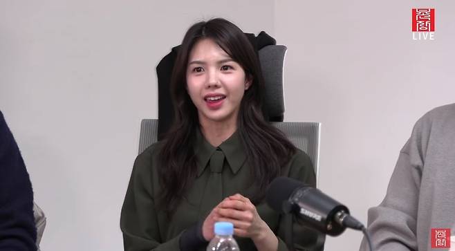 18기 옥순 / ‘촌장엔터테인먼트TV’ 라이브 영상 캡처