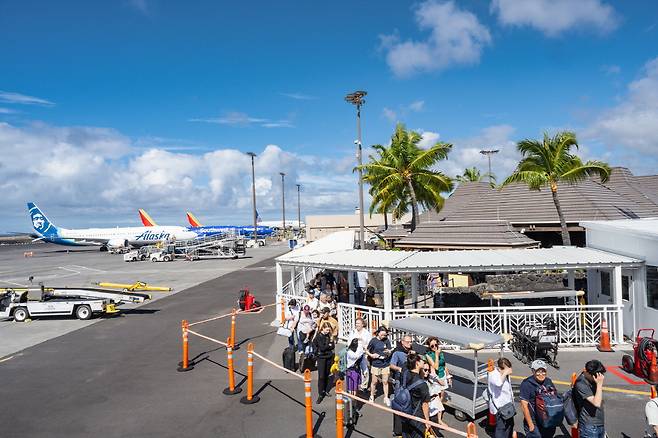 아열대 특유의 개방식 터미널을 자랑하는 하와이아일랜드 코나공항