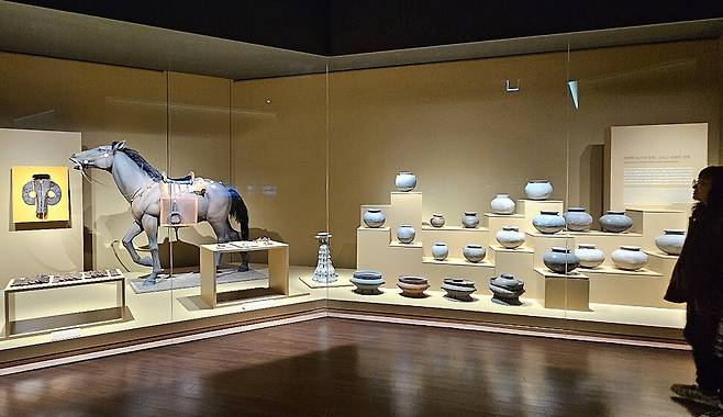 국립김해박물관 상설전시실 2층 ‘가야와 가야 사람들’의 한 부분.