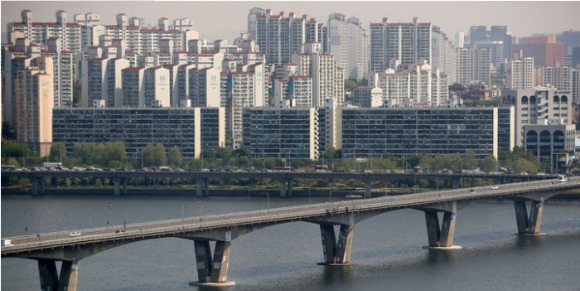 서울 강남구 압구정동 일대 아파트 단지 모습. [사진=뉴시스]