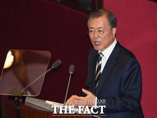 21대 총선은 2020년 4월 15일 실시됐다. 문재인 정부 3년 차에 치러진 선거로 중간평가 성격이었다. 사진은 2019년 10월 국회에서 시정연설을 하는 문 전 대통령. /배정한 기자