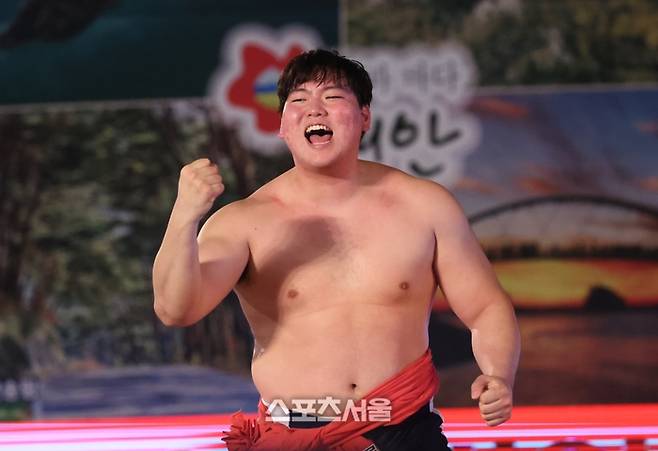 2024 태안설날장사씨름대회 백두급 정상에 오른 최성민(태안군청). 대한씨름협회