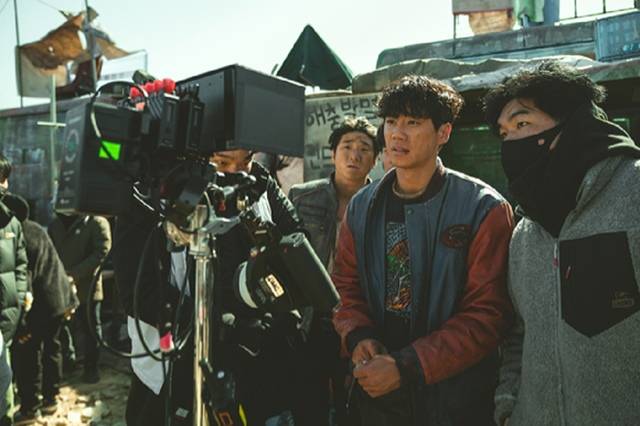 배우 이준영이 넷플릭스 오리지널 영화 '황야'로 액션 장인의 면모를 보여줬다. /넷플릭스