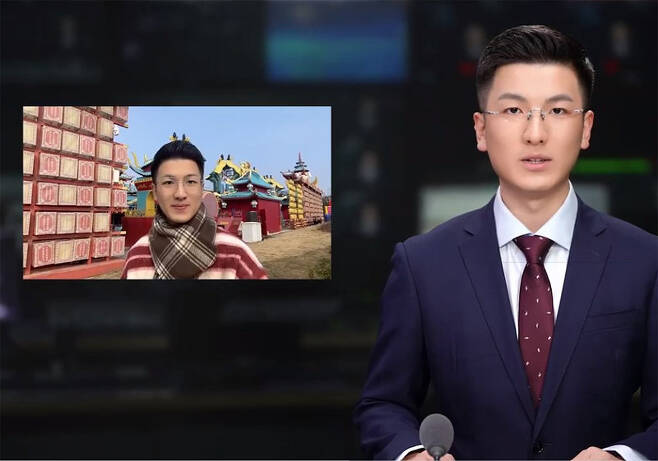 중국 항저우방송의 저녁뉴스 앵커인 치위(왼쪽)를 대신해 뉴스를 진행한 인공지능(AI) 앵커 샤오위(小宇). 항저우방송 TV 화면 캡처