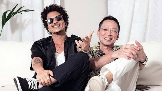 팝스타 브루노 마스(왼쪽)와 정태영 현대카드 부회장. 사진 정태영 페이스북 캡처