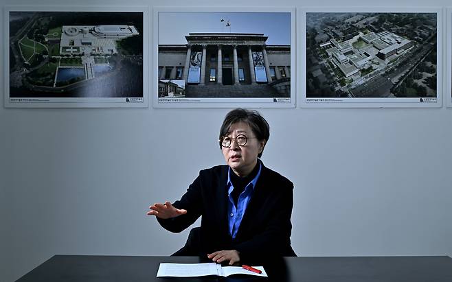 MMCA Director Kim Sung-hee speaks during an interview with The Korea Herald on Feb. 1 at MMCA Seoul, in central Seoul. (Im Se-jun/The Korea Herald)