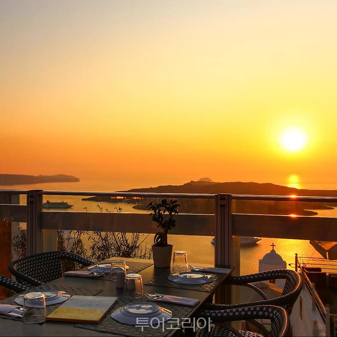 산토리니 선셋 디너 레스토랑/사진-롯데관광개발