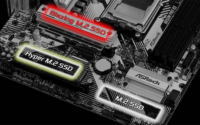 M.2 SSD 슬롯이 3개 탑재된 메인보드 (출처 : ASRock)