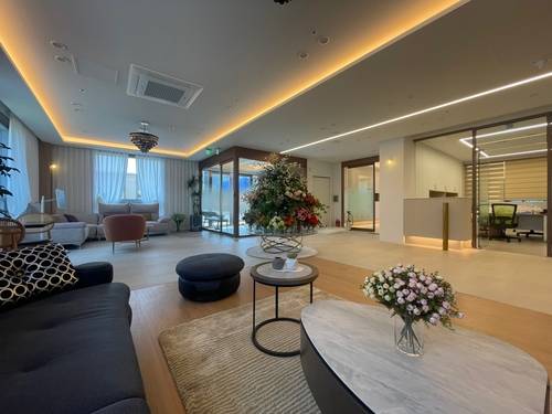 요즘 실버타운은 수도권에 위치한다. 친구들과 교류하며 취미 생활을 즐기기 위해서다. 사진은 케어닥이 운영하는 시니어 주거시설 ‘케어홈’의 거실. [자료=케어닥]